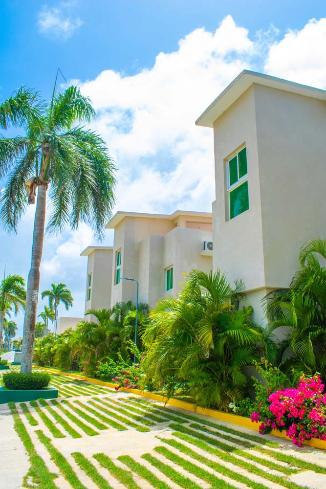 Developments, green areas and parking spaces at Beach Apartamentos in Playa Palmera 